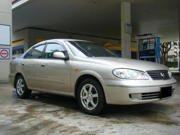 نسان سنی Exterior Front Side View