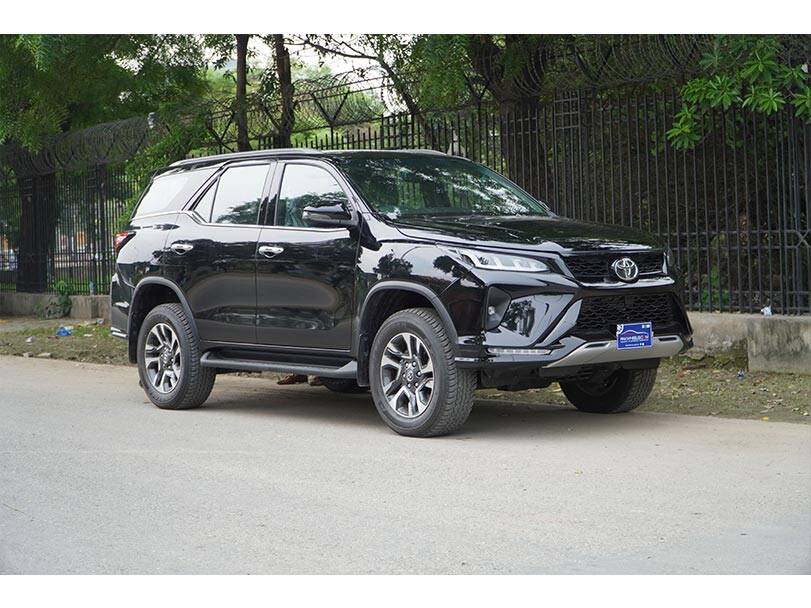 Toyota Fortuner 2025 Exterior Front-Side